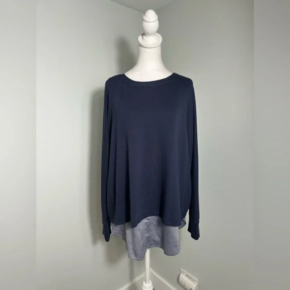 Vince Mixed media navy shirttail blouse  size Medium - Picture 3 of 16